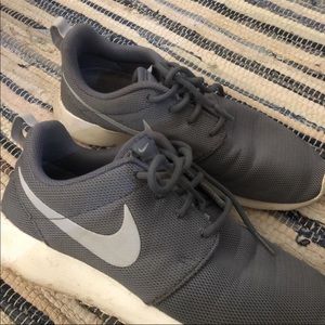 Grey Nike Roshes